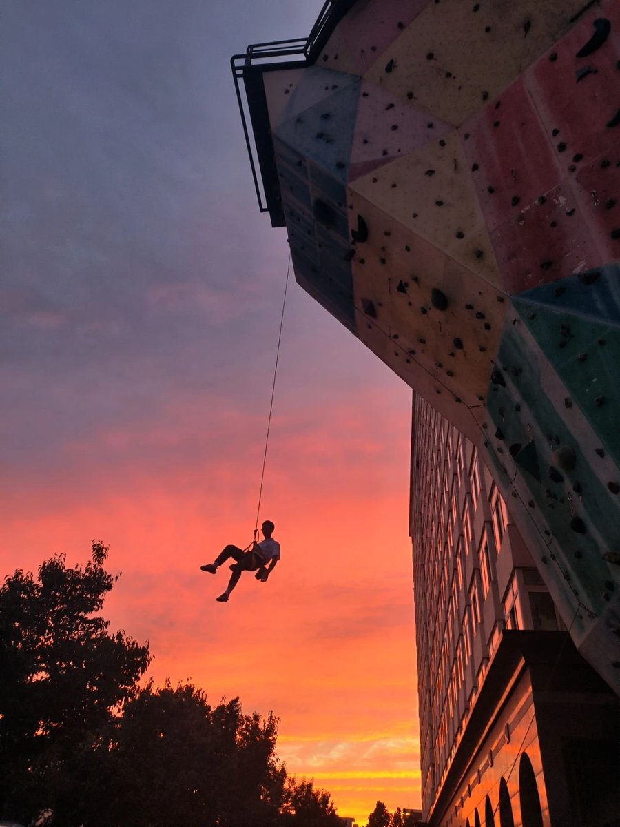 ShepheardRead's tweet photo. [Push past limits, chase what scares you—today’s the day to level up. Your next win is just one bold step away.  #BreakYourOwnRecord]， https://t.co/GkYANavBEt