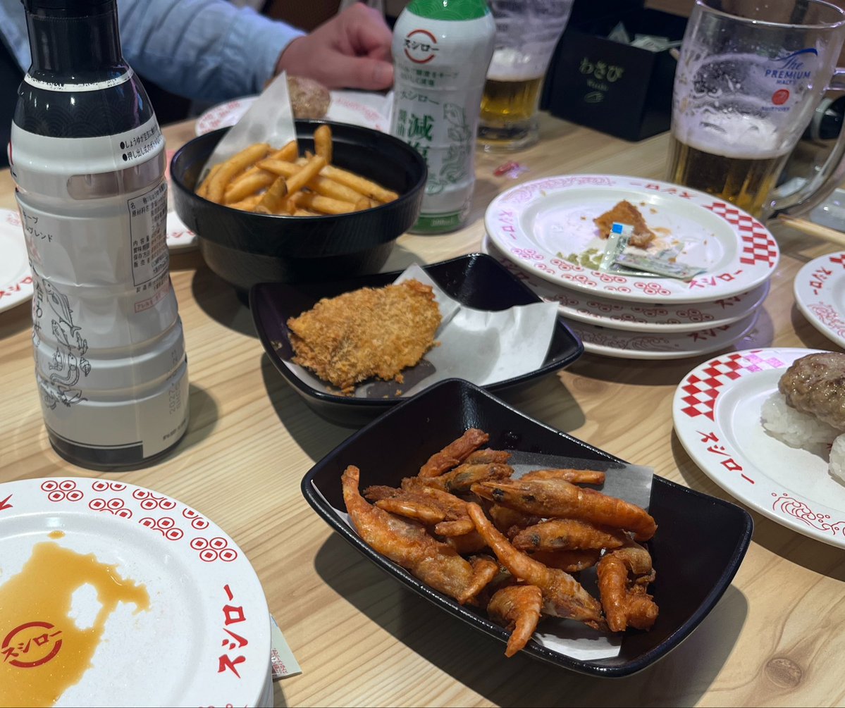 kuro70's tweet photo. 居酒屋スシローに行って色物ばかり注文するの楽しすぎたな？😂 https://t.co/ISvWYmBWnD