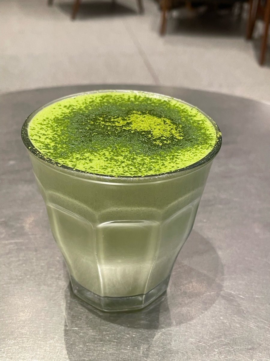 64WfRv97QJiOatM's tweet photo. Just 3 ingredients for a perfect summer iced matcha latte: matcha powder, oat milk, ice. Whisk matcha with 2 tbsp hot water, pour over ice u0026 cold oat milk. Refreshingly creamy in 2 mins!， https://t.co/ib1WrtLn4v