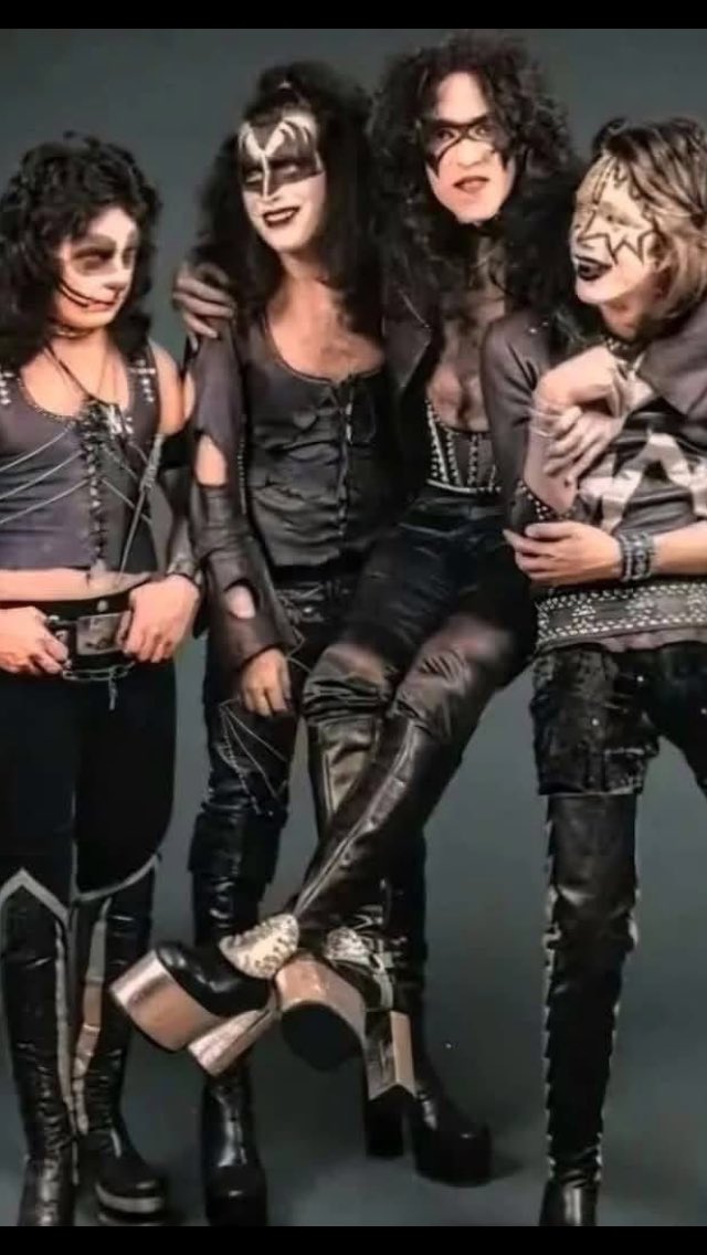 genesimmons's tweet photo. In the beginning, before the fame, before the money, before the chicks, we were a real band. We loved each other. We depended on each other. I miss those days. https://t.co/ybq1ImwaDq