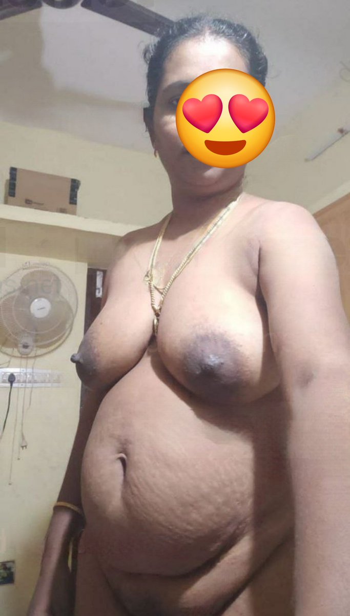 LustDevilHere's tweet photo. Friend oda amma! Shhh💦 thevidia nalla koluthu poye iruka. Nalla ivala matta urikka vittu apdi mudiya pudichi vaila vechi aluthi pudichiknum. Adhuvum iva sootha othu kilikkira sugam irukke ayyo! Friend ah chair la utkara vechi katti potu avan munnadi ivala othu kiliknum... https://t.co/HTFwt8Pc1c