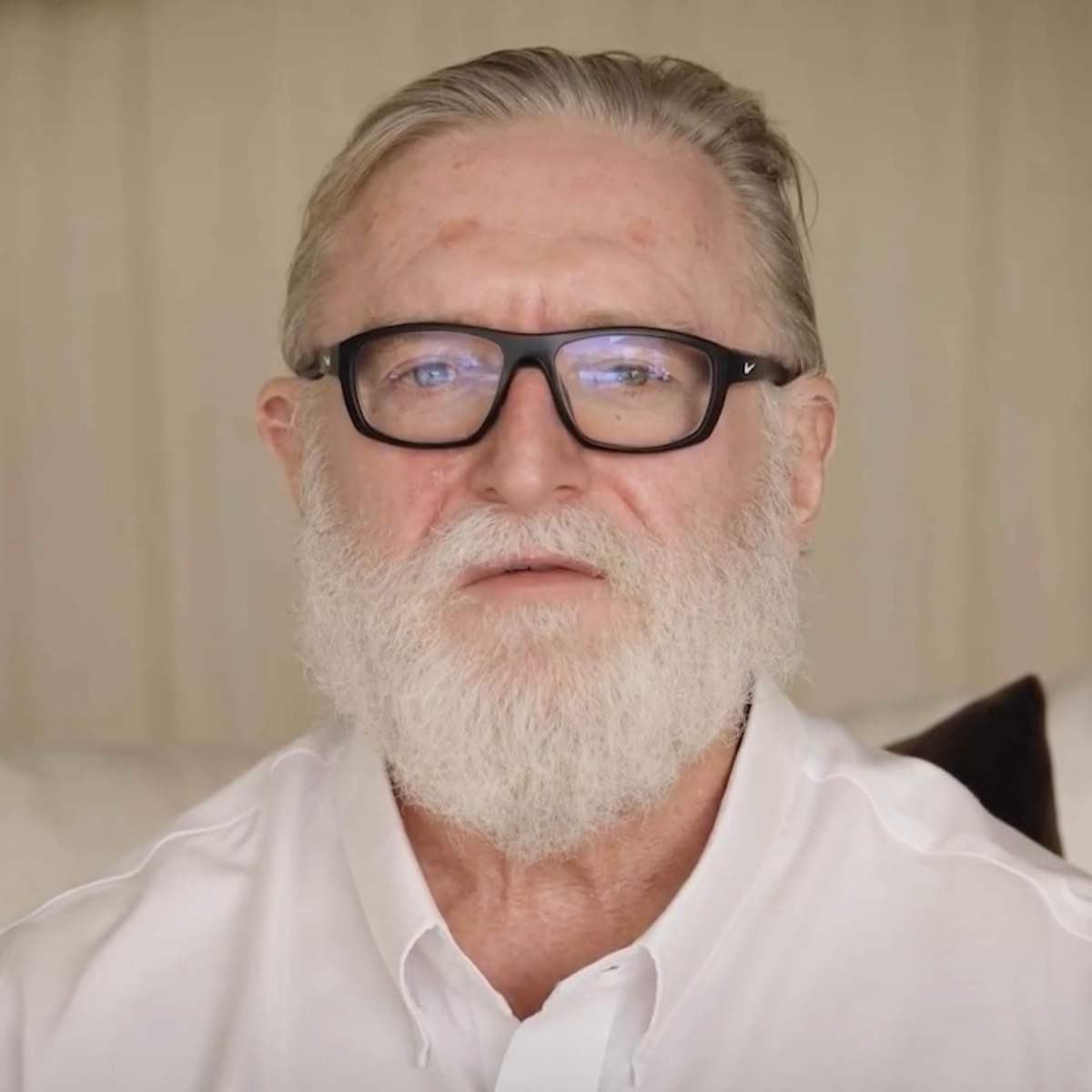Dexerto's tweet photo. Valve boss Gabe Newell in 2024 vs 2026 https://t.co/fkaJJRFHb1