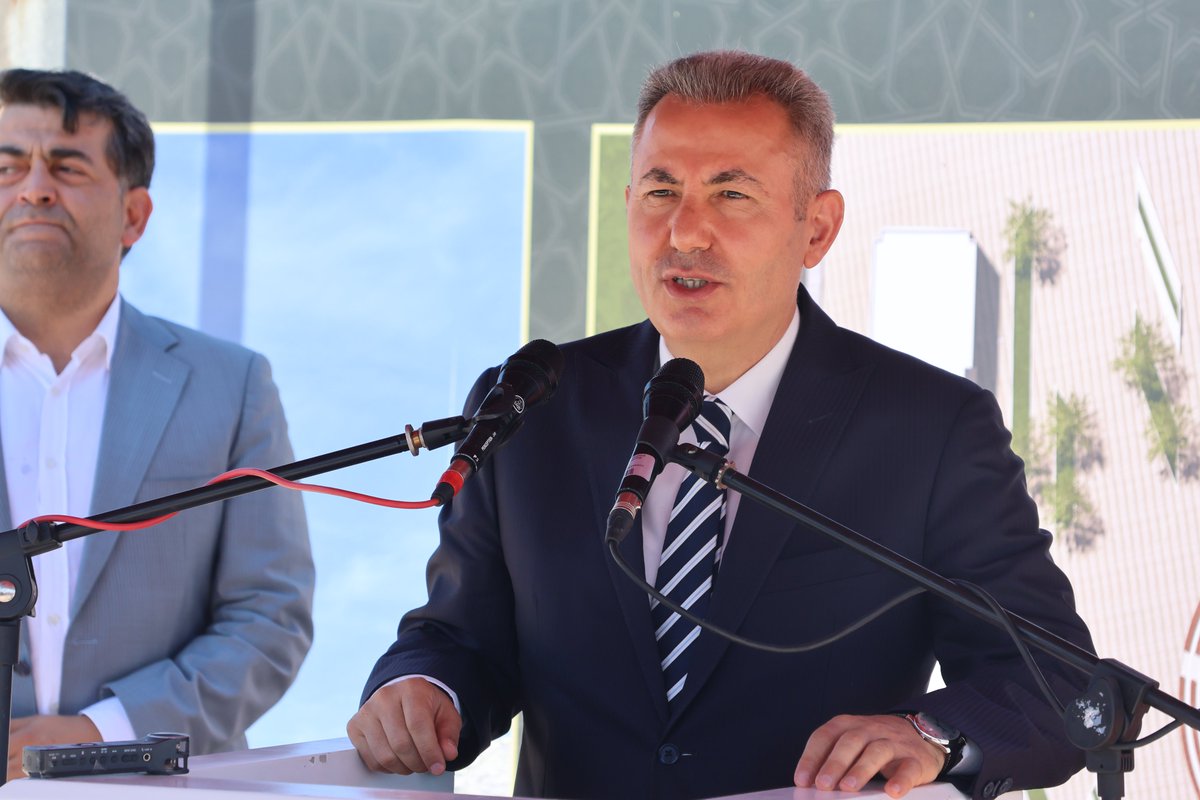 izmkatipcelebi's tweet photo. İzmir Kâtip Çelebi Üniversitesi (İKÇÜ) ana yerleşkesinde, yapımını Memur Kardeşler Vakfı adına hayırsever iş insanı Sabri Memur’un üstlendiği 'Memur Kardeşler Üniversite Camii' için temel atma töreni düzenlendi.

https://t.co/pJmdwQtLgn https://t.co/3390Q3VL5n