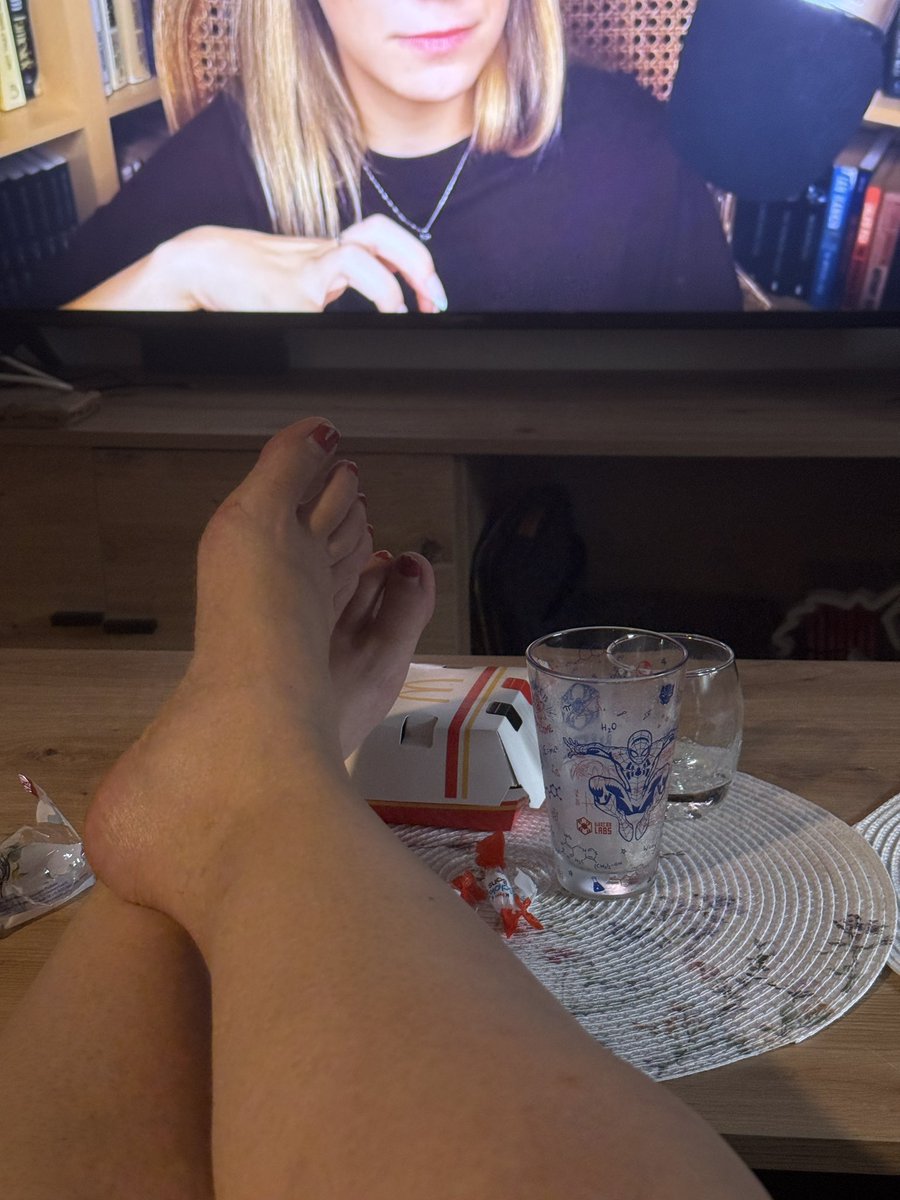 findmydiviname's tweet photo. Le bon petit goûter devant YouTube. Ça a coûté 13 balles, remboursé de suite! 🚮😈💋 https://t.co/r7HdnkbhpL