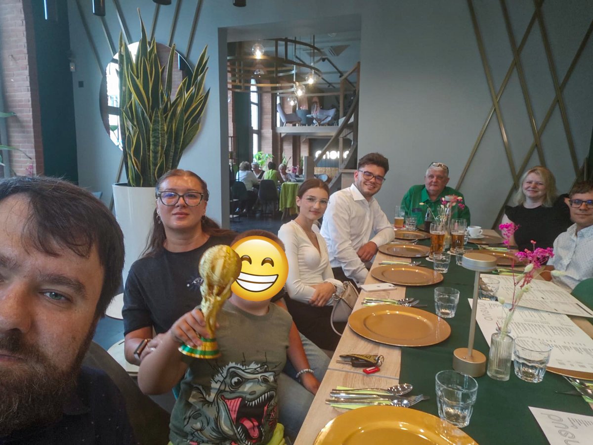 M_Kawalkowski's tweet photo. 🇵🇱 Dziękuję za świetne spotkanie w Prudniku!

Bardzo się cieszę, że mogliśmy wspólnie porozmawiać, wymienić się doświadczeniami i spędzić ten wieczór w naprawdę dobrej atmosferze. Takie spotkania pokazują, że warto być obecnym w kolejnych miejscowościach naszego regionu i budować nasze środowisko od podstaw. 💪

Szczególne podziękowania kieruję do Tomka Jareckiego, lokalnego szefa naszych struktur, który wykonuje solidną, ciężką pracę na południu Opolszczyzny. Dzięki za organizację i zaangażowanie! 👏

A my nie zwalniamy, bo już za tydzień widzimy się w Namysłowie na spotkaniu z samorządowcem @MaciekAntczak! Tym razem porozmawiamy przede wszystkim o samorządzie i działalności lokalnej. 🏛️

Do zobaczenia w Namysłowie! 👋🇵🇱

@KONFEDERACJA_ @Nowa_Nadzieja_