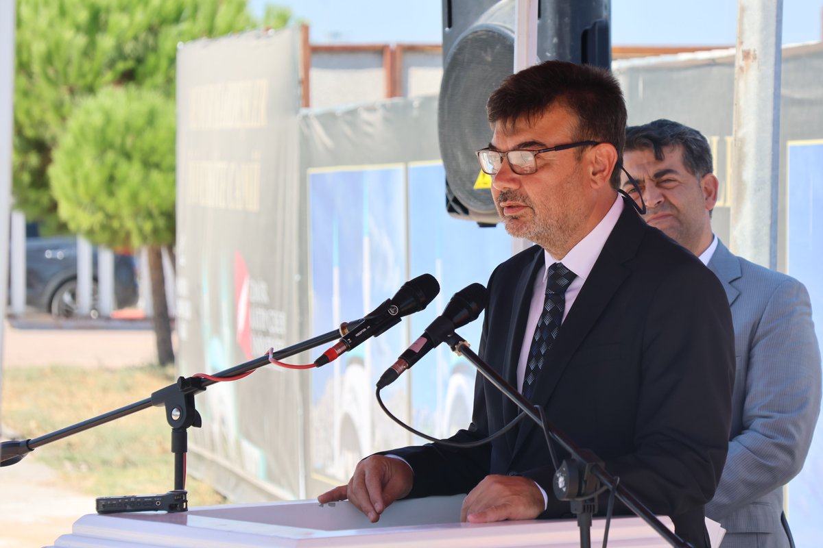 izmkatipcelebi's tweet photo. İzmir Kâtip Çelebi Üniversitesi (İKÇÜ) ana yerleşkesinde, yapımını Memur Kardeşler Vakfı adına hayırsever iş insanı Sabri Memur’un üstlendiği 'Memur Kardeşler Üniversite Camii' için temel atma töreni düzenlendi.

https://t.co/pJmdwQtLgn https://t.co/3390Q3VL5n