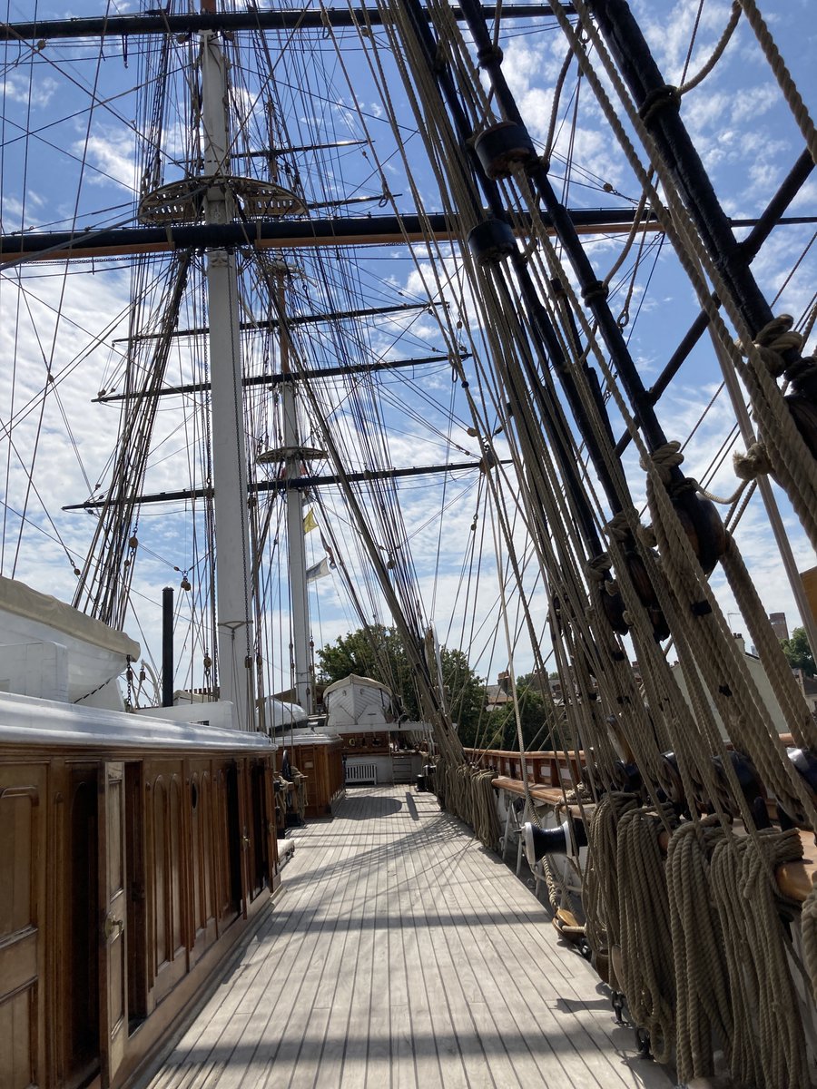 manulsyy's tweet photo. these pics are a month or so old because im in austria right now but i visited an actual 19th century english ship and made wise financial decisions in the gift shop https://t.co/4lqG81cha7