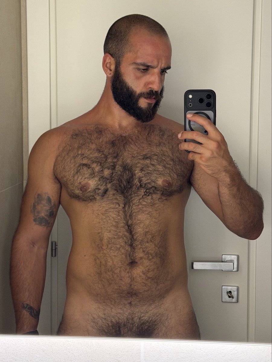 SamueleZap97306's tweet photo. hotel mirrors… https://t.co/PaasWy5yB0