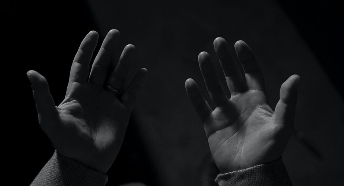 auteurhouse's tweet photo. 🎬 The Man Who Wasn't There (2001, Coen) https://t.co/kiYEbrR6aJ
