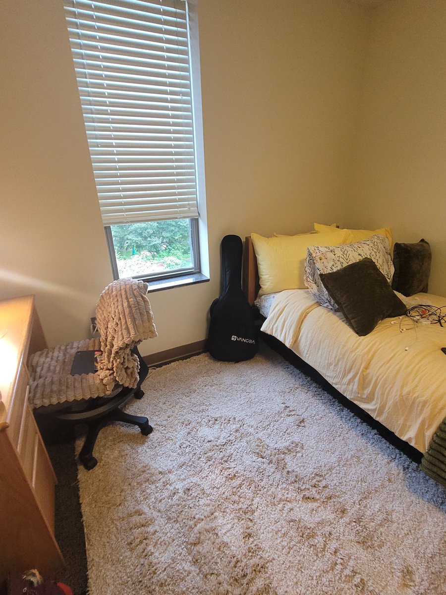 CovenantKeeper7's tweet photo. JadaGirl is all moved in and ready to soar through her sophomore year!!
The favor of God surrounds you, my child like a shield. Keep Inspiring ❤️
#JadaGirl #JesusGirl #ReflectionOfHisGlory #FearfullyAndWonderfullyMade #AppleOfHisEye #IUBloom #SophomoreYear https://t.co/p47FWJYtpa