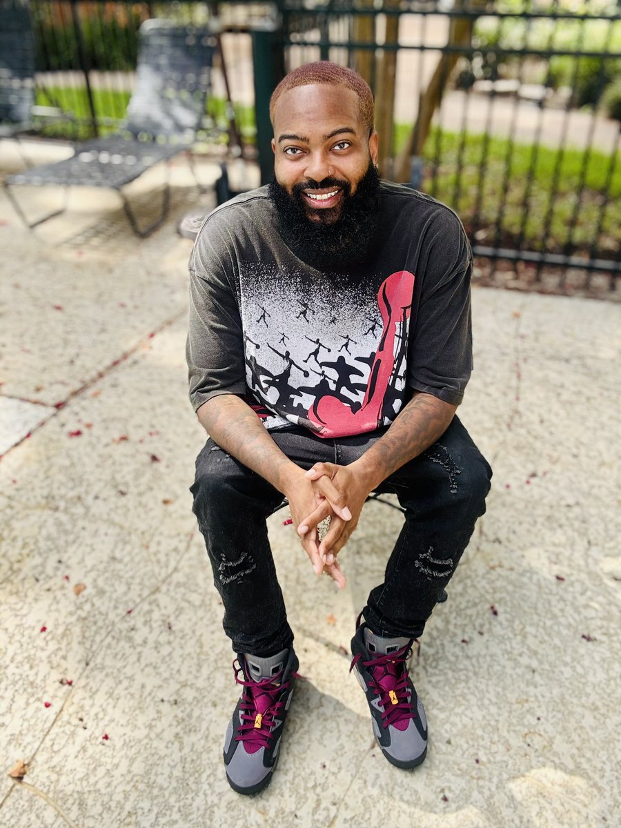 RossIsClutch's tweet photo. Today I turn 35 and I wanna give glory to GOD for allowing me to make it this far 👏🏾 I’m so very thankful and blessed to still be here 😌 Now Its time to Turn Up 🙌🏾 https://t.co/a9kvwSBEsu