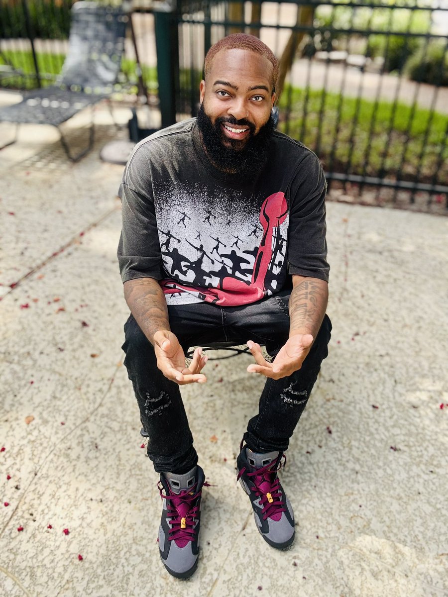 RossIsClutch's tweet photo. Today I turn 35 and I wanna give glory to GOD for allowing me to make it this far 👏🏾 I’m so very thankful and blessed to still be here 😌 Now Its time to Turn Up 🙌🏾 https://t.co/a9kvwSBEsu