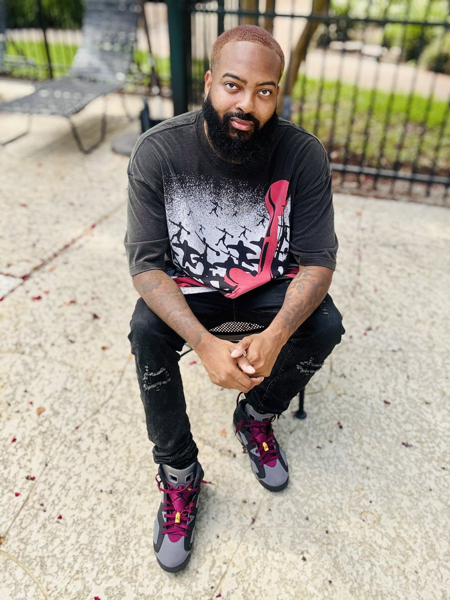 RossIsClutch's tweet photo. Today I turn 35 and I wanna give glory to GOD for allowing me to make it this far 👏🏾 I’m so very thankful and blessed to still be here 😌 Now Its time to Turn Up 🙌🏾 https://t.co/a9kvwSBEsu