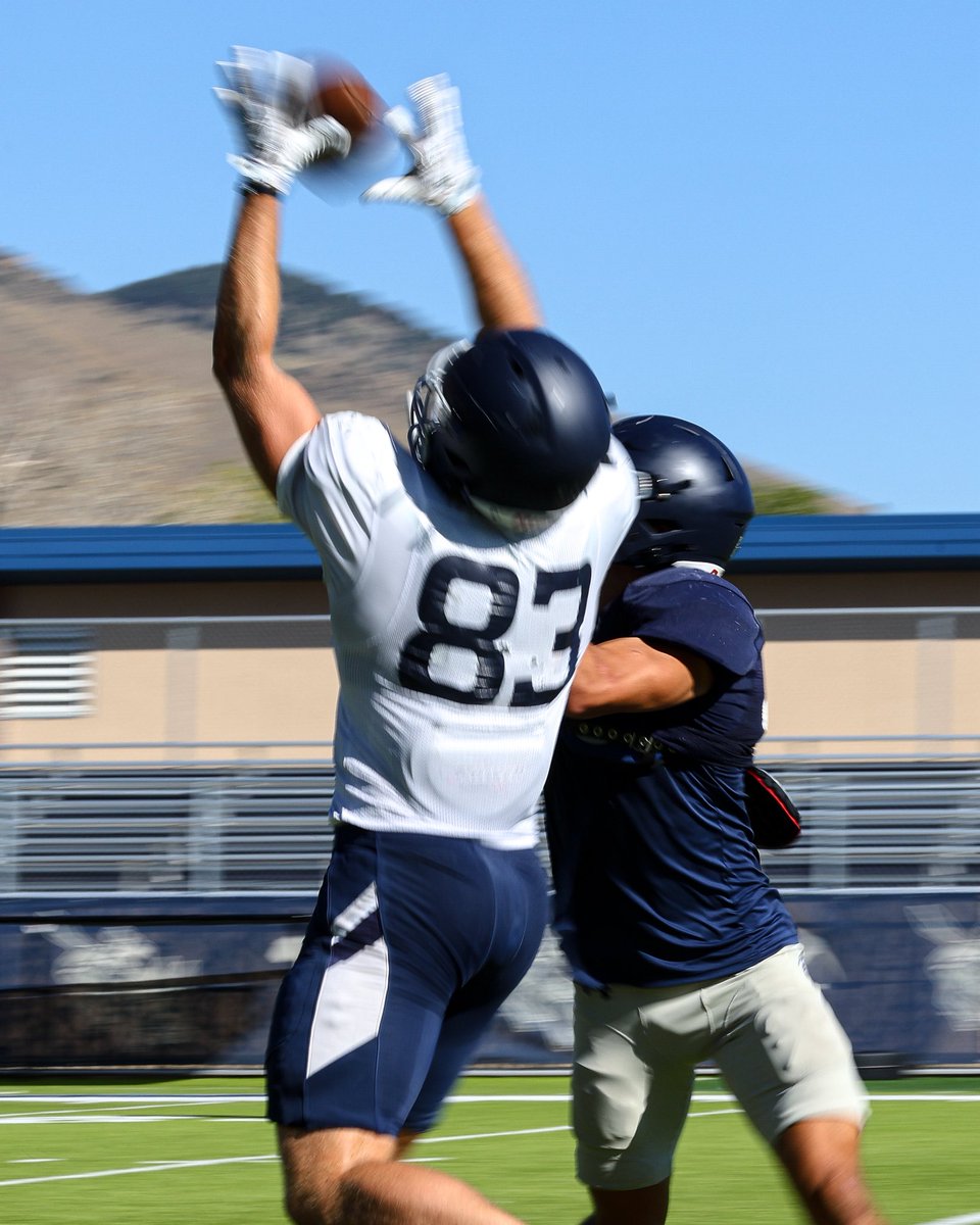 MinesFootball's tweet photo. Blurrin'

#HelluvaEngineer⚒ https://t.co/2LIYtjlUnp