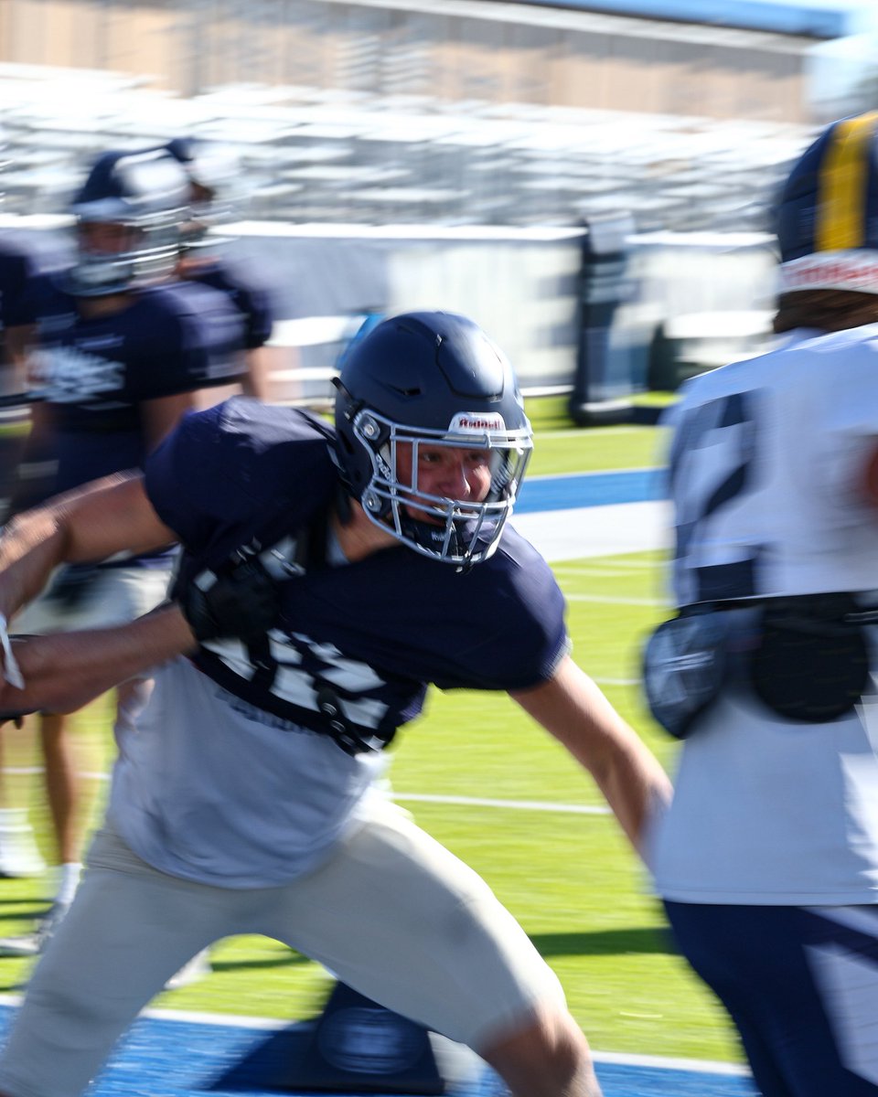 MinesFootball's tweet photo. Blurrin'

#HelluvaEngineer⚒ https://t.co/2LIYtjlUnp