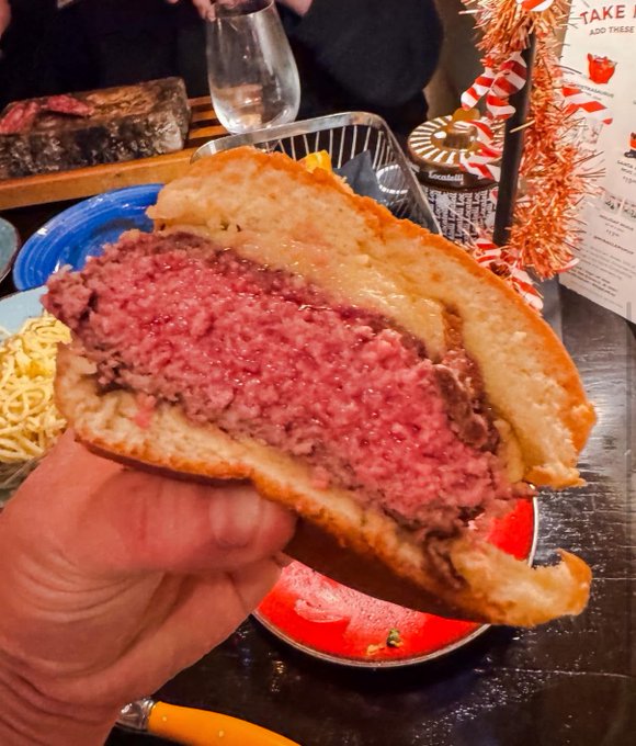 FoodPleaser's tweet photo. Is this burger overcooked, undercooked, or just right? 🍔 https://t.co/vq4UR5tAsa