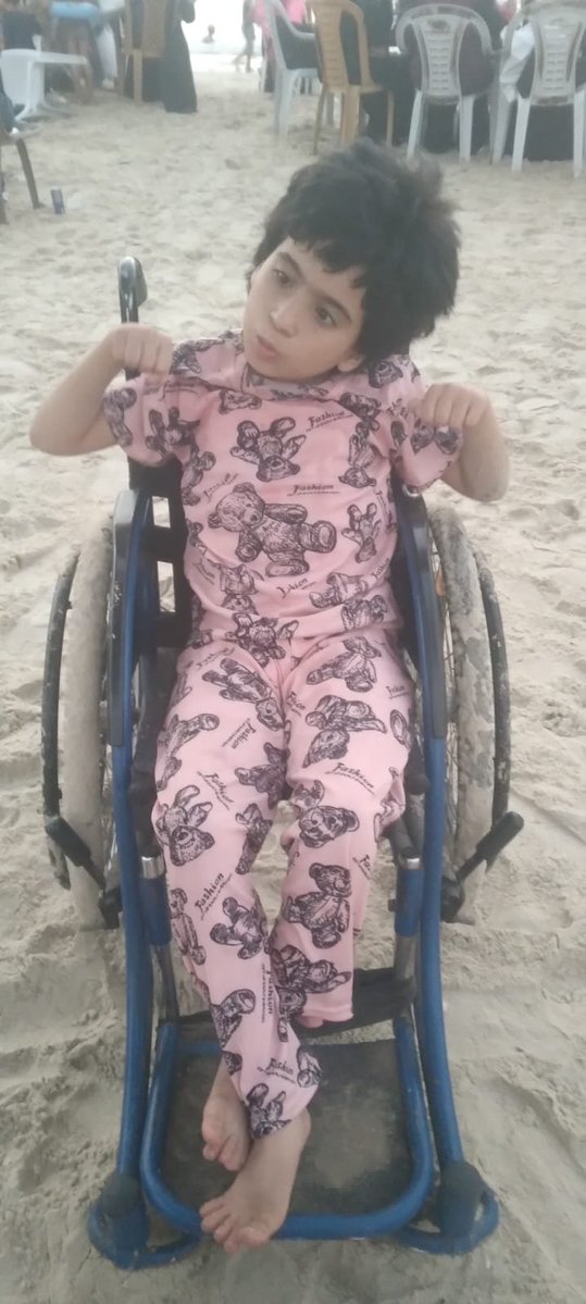 Zina16_5's tweet photo. Ma fille Zeina, en situation de handicap, souffre de quadriplégie due à une grave atrophie cérébrale. 💔 Elle a besoin de couches, de kinésithérapie et de soins continus. S’il vous plaît, aidez-la. 🙏🇵🇸
https://t.co/MkzfgYz5Qt https://t.co/JrBUFFYAa3