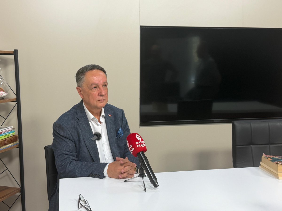 AlfatlEkrem's tweet photo. Bursa’da Bugün Gazetesi Genel Yayın Koordinatörü Sayın Hasan Yalçın ve kıymetli ekibini ziyaret ettik.

Ziyaretimizde Bursa’mızın gündemine, yerel basının önemine ve güncel gelişmelere ilişkin değerlendirme ve istişarelerde bulunduk.

Nazik ev sahiplikleri ve samimi sohbetleri dolayısıyla Sayın Hasan Yalçın’a ve Bursa’da Bugün ailesine teşekkür ediyor, çalışmalarında başarılar diliyorum.