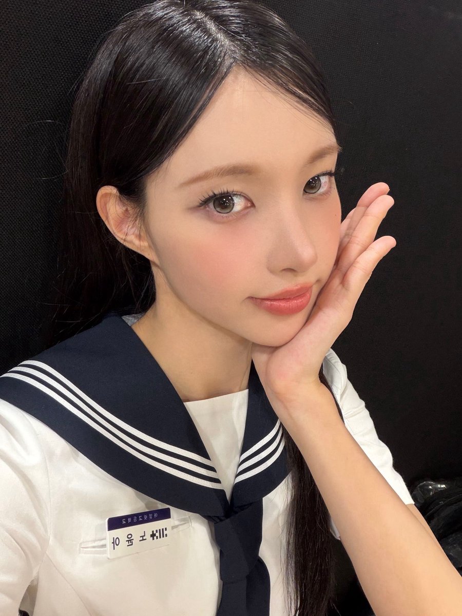 rohzanim's tweet photo. 노윤아 세라복 셀카 왔다 아😭😭😭😭😭 https://t.co/krJUReSo74