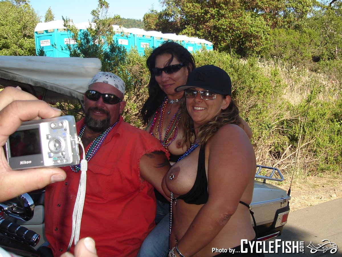 CycleFishEvents's tweet photo. #ThrowBackThursday form the 20 years ago at the 2006 Redwood Run. #AverageTits, #BigTits, #TinyTits, #SaggyTits. We don't care, we just love #TitFlashing https://t.co/j4Uea7L7u9