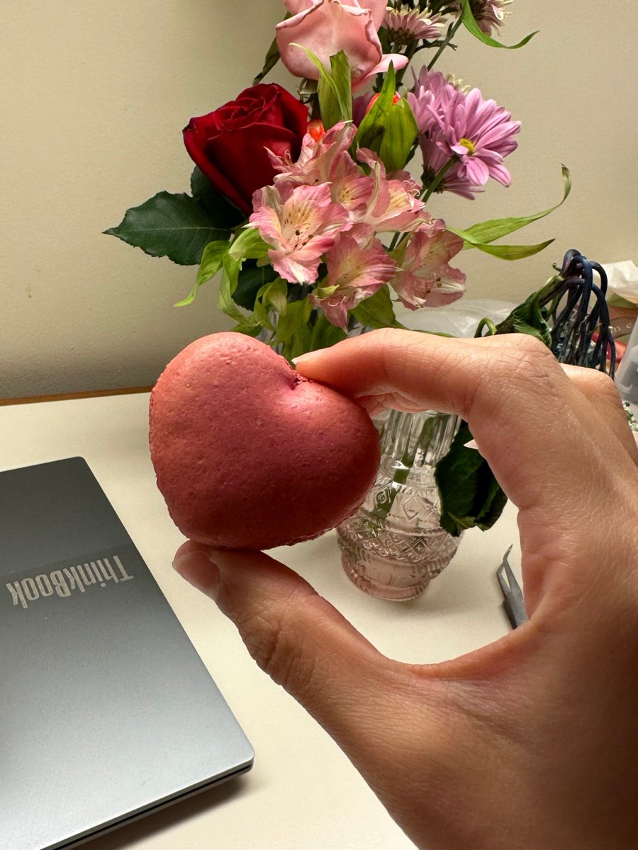 Boersen_report's tweet photo. Missing your smile from across the miles—video calls and snack deliveries are our little way of bridging the distance. https://t.co/CbojTWMsex