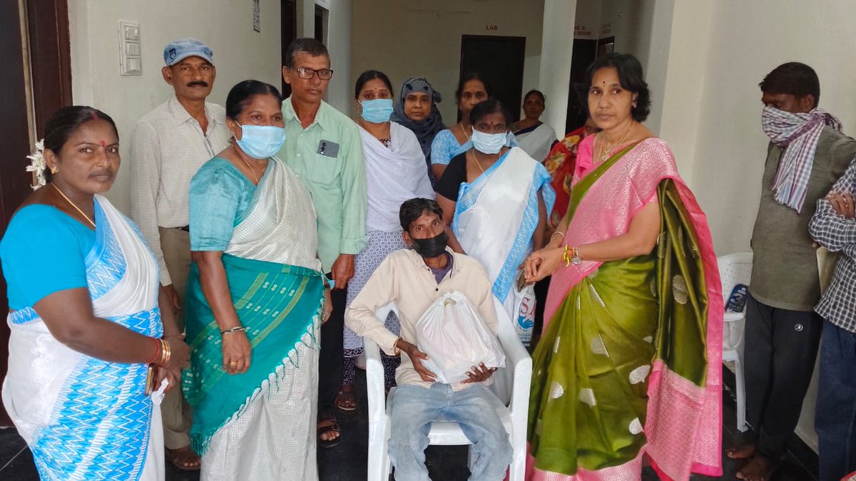 dmho_mncl's tweet photo. 55 Nutrition Kits to TB patients in coordination with DM&amp;HO Dr. Narender Rathod, Program Officers and Health Staff.
Bellampally – 20
Mancherial – 25
Mandamarri – 5
Chennur – 5

The contribution of the Lions Clubs towards nutritional support for TB patients is highly appreciated https://t.co/txHxkuYixU