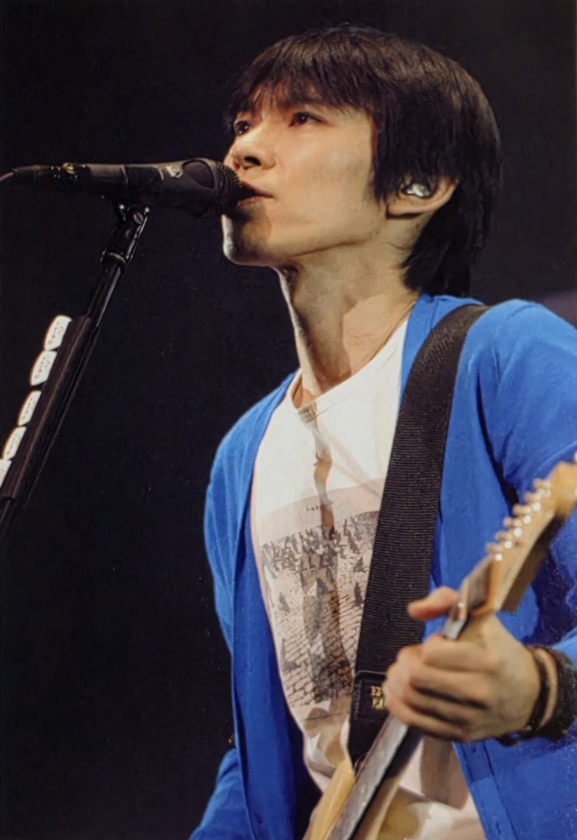 Basilsalt_spitz's tweet photo. 青カーディガンは至高

 #見知らぬ糸 https://t.co/fptmzMq5SA