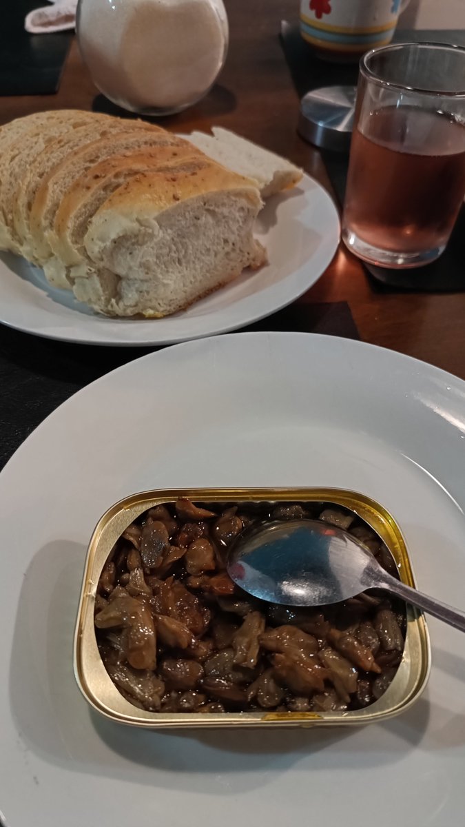 G_Palaur's tweet photo. Una buena degustación https://t.co/qvVMJbQgWn