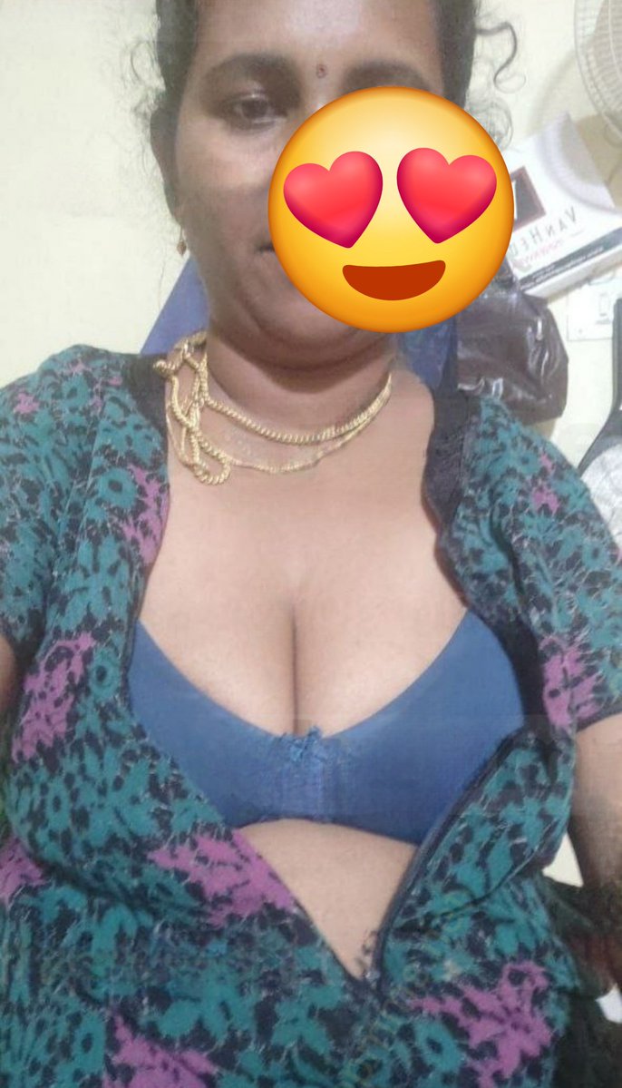 LustDevilHere's tweet photo. Friend oda amma! Shhh💦 thevidia nalla koluthu poye iruka. Nalla ivala matta urikka vittu apdi mudiya pudichi vaila vechi aluthi pudichiknum. Adhuvum iva sootha othu kilikkira sugam irukke ayyo! Friend ah chair la utkara vechi katti potu avan munnadi ivala othu kiliknum... https://t.co/HTFwt8Pc1c