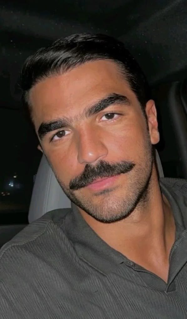 Josee_Barnabas's tweet photo. I find men with moustaches ridiculously attractive and sexy. There’s just something about a good moustache. 😭😂 https://t.co/hWNtplkPSi