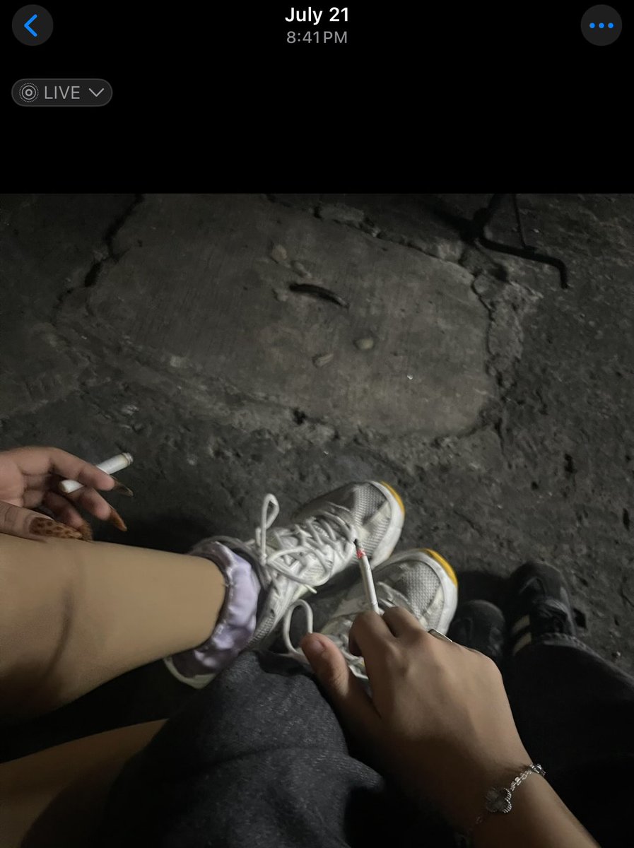marlbblacknjyr's tweet photo. tangina isang buwan na akong walang yosi https://t.co/37LHJq0Aay