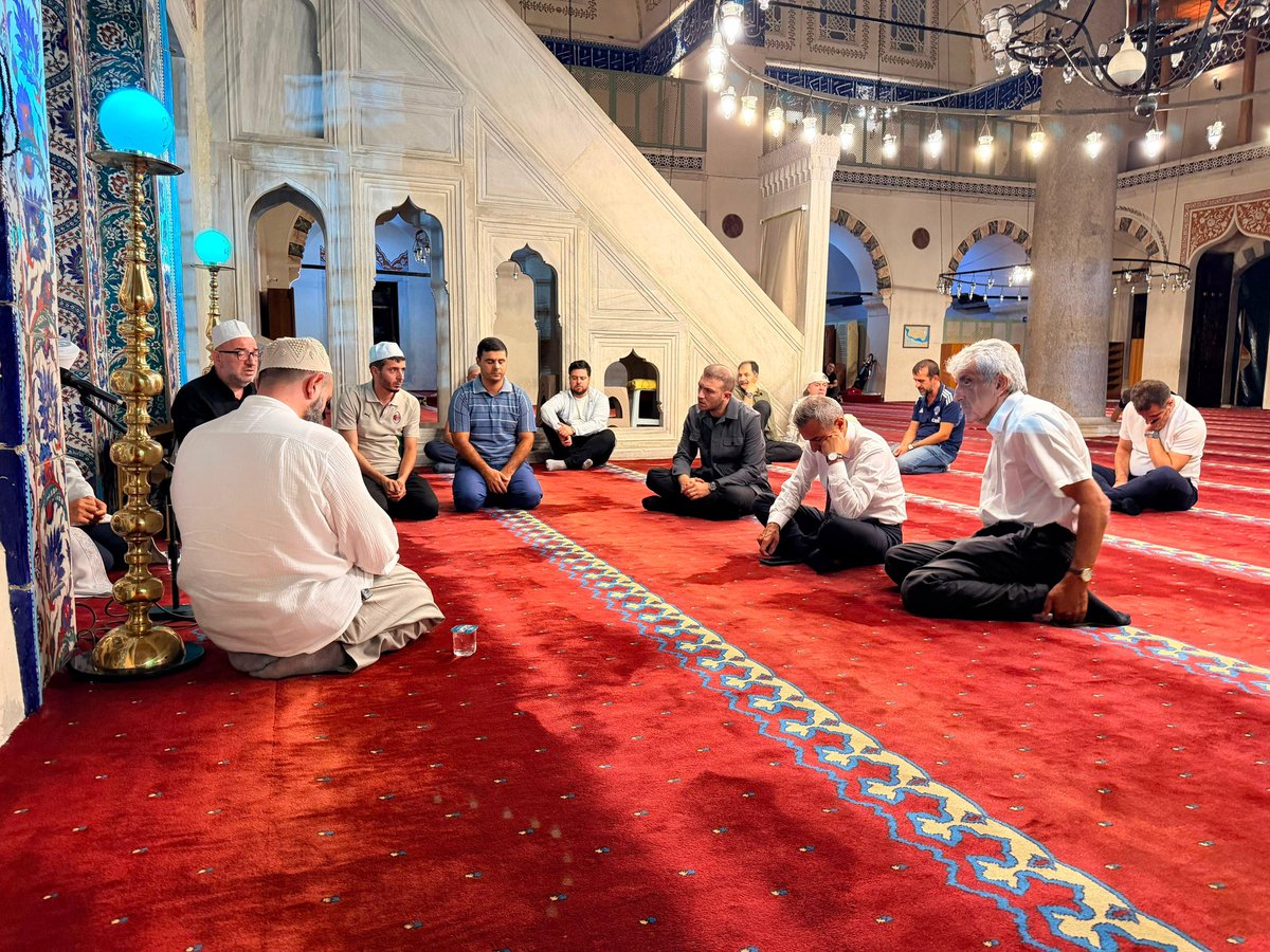AKBeyoglu's tweet photo. Yakın zamanda Hakk’ın rahmetine kavuşan Geçmiş dönem yönetim kurulu üyemiz Muhammet Kemal Avcı’nın babası kanaat önderlerimizden Mehmet Avcı için Piyalepaşa Camii’nde düzenlenen Mevlid-i Şerif’e, İlçe Kaymakamımız Abdullah Atakan Atasoy ile birlikte katılım sağladık. Mehmet amcamıza Yüce Allah’tan bir kez daha rahmet, yakınlarına bir kez daha başsağlığı ve sabırlar dileriz.

#AKPartiBeyoğlu 
#AKPartiİstanbul