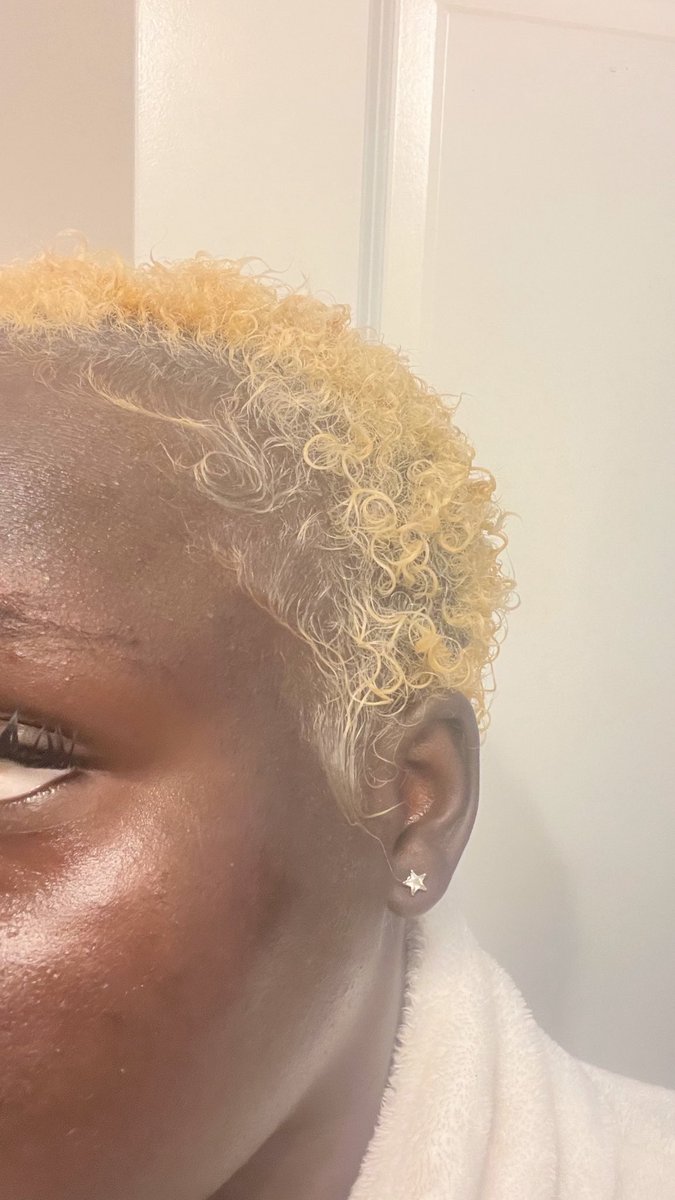 blessthebeautyy's tweet photo. baldheaded tings https://t.co/U3gpJGVheK