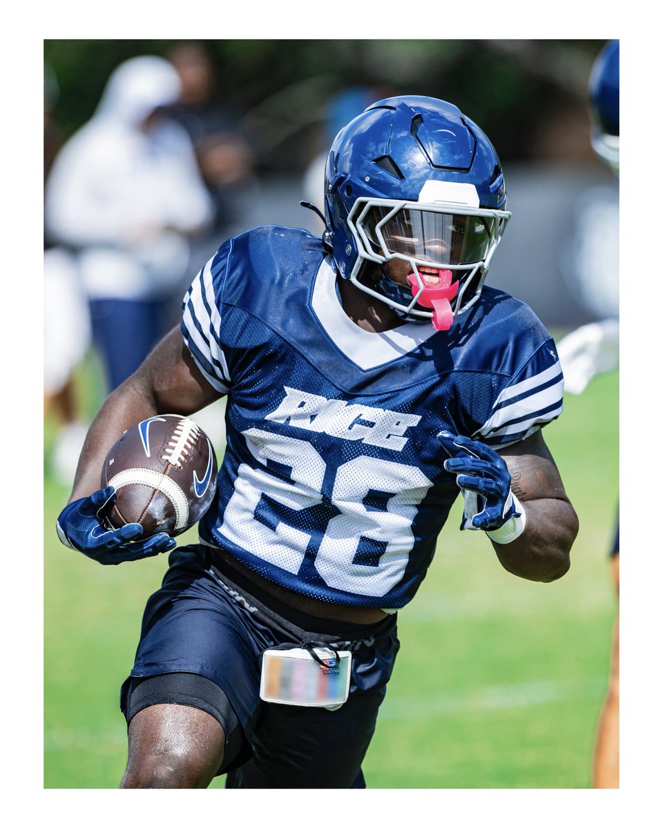 RiceFootball's tweet photo. Thursday Work 🚧

#WE | #ReptheR https://t.co/AeBMgPddQV