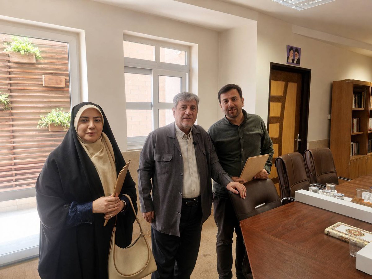 BakraniI's tweet photo. نشست تخصصی اکران، نقد و بررسی مستند «از خون تا قانون» به تهیه‌کنندگی و کارگردانی علی شمس

«بررسی ابعاد تاریخی و محتوایی مستند و بازخوانی تحولات مشروطه و کودتای ۲۸ مرداد»

📺 تماشای مستند «از خون تا قانون» در تلوبیون:
https://t.co/tDttY1oOMK

#از_خون_تا_قانون https://t.co/wfIyLkJgRB