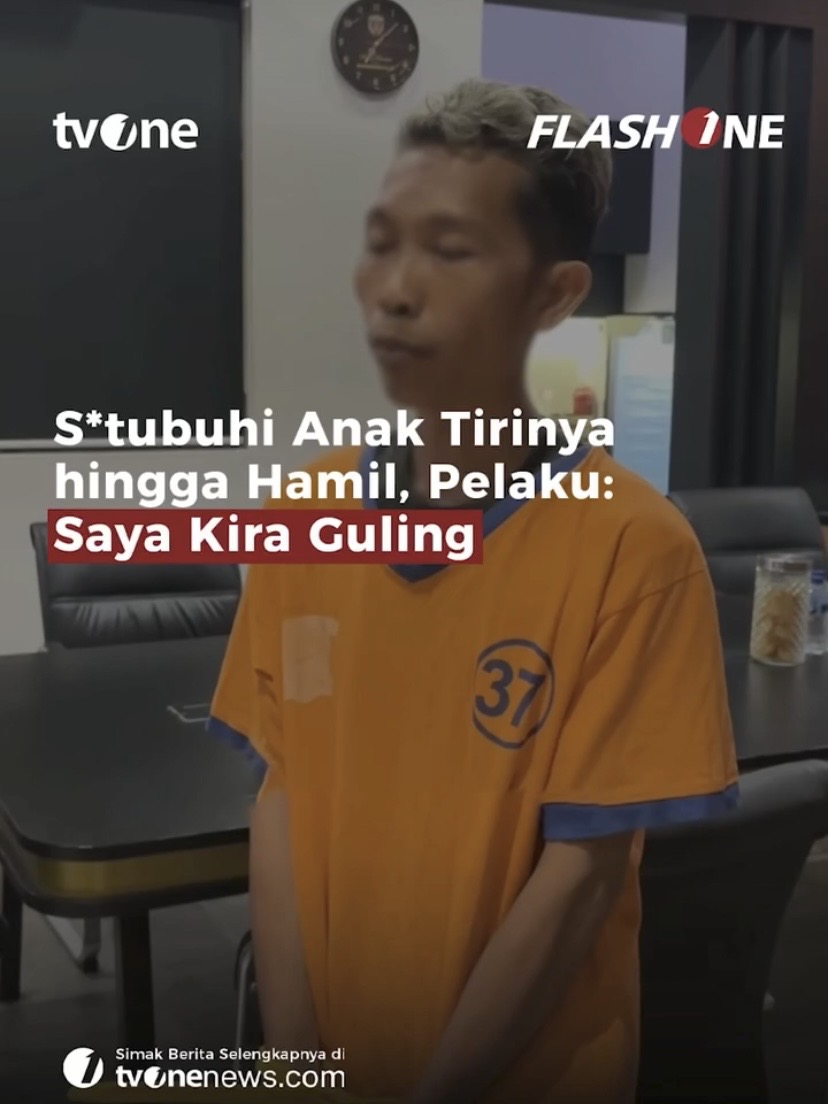 txtdrimedia's tweet photo. H (39) menyetubuhi anak tirinya yang masih SD hingga hamil 

perbuatan bejatnya dilakukan 4 kali & dilakukan saat istrinya lagi bekerja

"saya tidur di kasur bawah, sedangkan anak saya di kasur atas. tangan saya nyentuh tubuhnya,  tak kira guling. saya raba-raba dan terjadi persetubuhan"