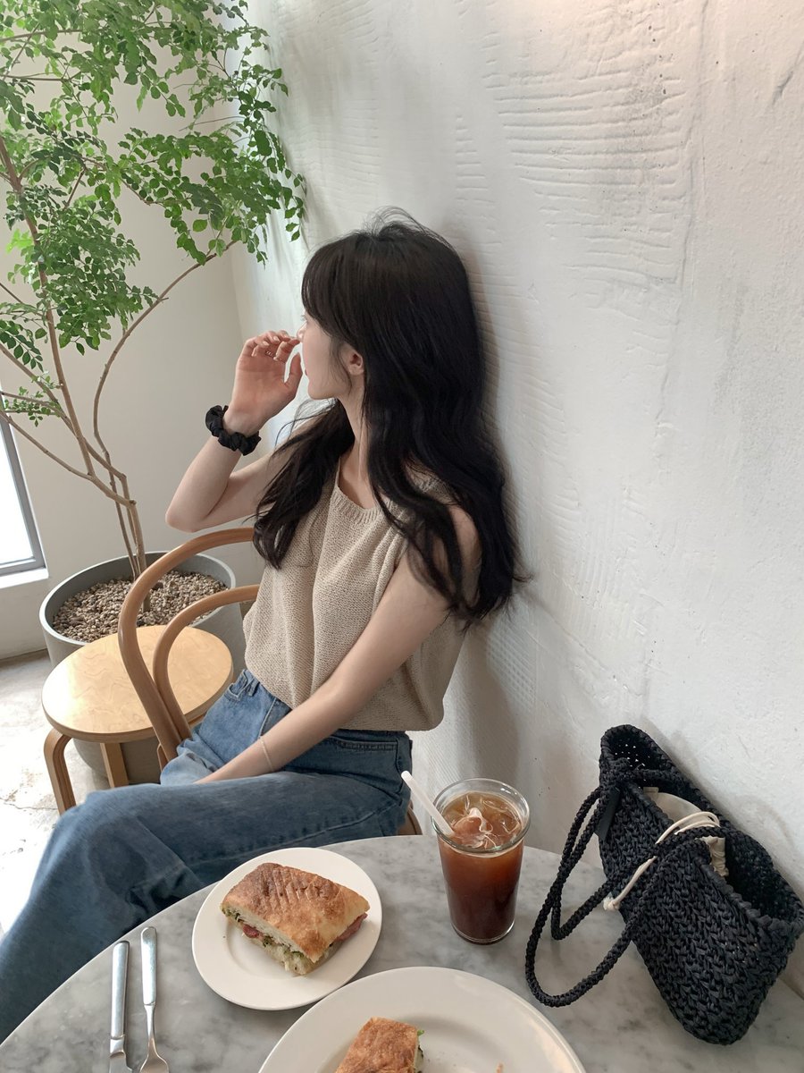 MackenzieNn9's tweet photo. Hi friend! 🌈 Today is a great day because you’ve got a spark in you��let it light up the path ahead. ✨
bTTat https://t.co/JDWN2UR3sA