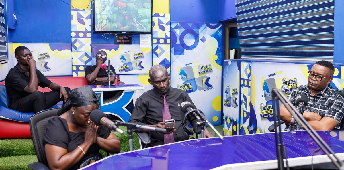 AwalMoHudu's tweet photo. The picture tells it all as the Management of Kessben Media officially announces the demise of Group President Lawyer Kwabena Kesse. Owuo de dom beko ampa !! Ade3 ato y’ani. Rip Lawyer https://t.co/aE2sYy4ght