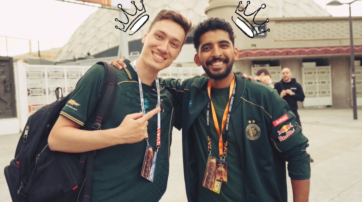 mar_xix's tweet photo. صليح وربي كلمة شكرا ماتكفي مدري كيف كنا بنعيش اجواء كأس العالم لولا بثوثك وربي الحمدلله انك معانا الله يعطيك العافية ماقصرت عيشتنا كل التفاصيل و شكرا للمصور الاسطوري سلطان و لـ موي عم عبود 💚.
@BOBSHAYB @TheWitty21 https://t.co/CRDDKEPpH7