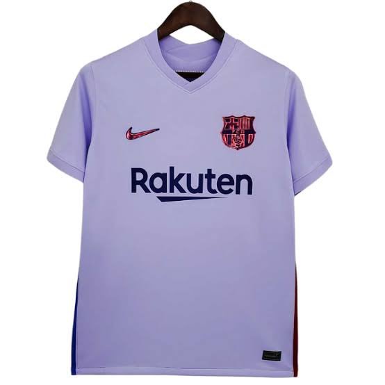 CULER_PETER's tweet photo. Barca fans who does this jersey remind you of? https://t.co/vHw08tS9si