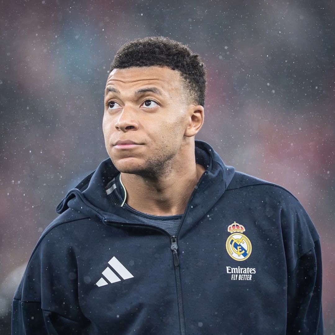 Ronieutd's tweet photo. À l’exception de Kylian Mbappé, Karim Benzema et Nicolas Anelka…

Nomme un joueur qui a joué pour le PSG ET le REAL MADRID

Niveau : DIFFICILE https://t.co/7hZPSpZhiv