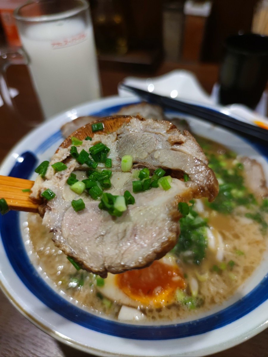 bobby05223's tweet photo. The neon sign flickers softly, my bowl of hot ramen steams slow, and tonight’s only guest is the quiet hum of the kitchen. Midnight has never tasted this warm.， https://t.co/WHQEHTRabm