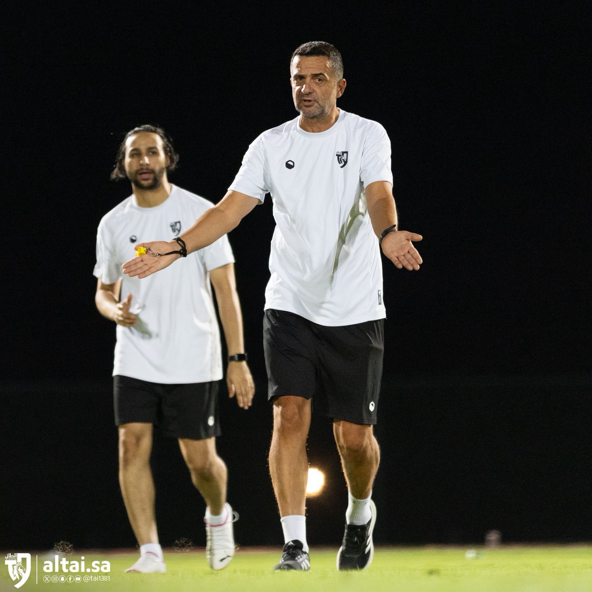 tai1381's tweet photo. مسـاء الخميس .. استعدادٌ جديـد 🤩

#الطائي | #فارس_الشمال 🩶 https://t.co/rXCa1IoVlF