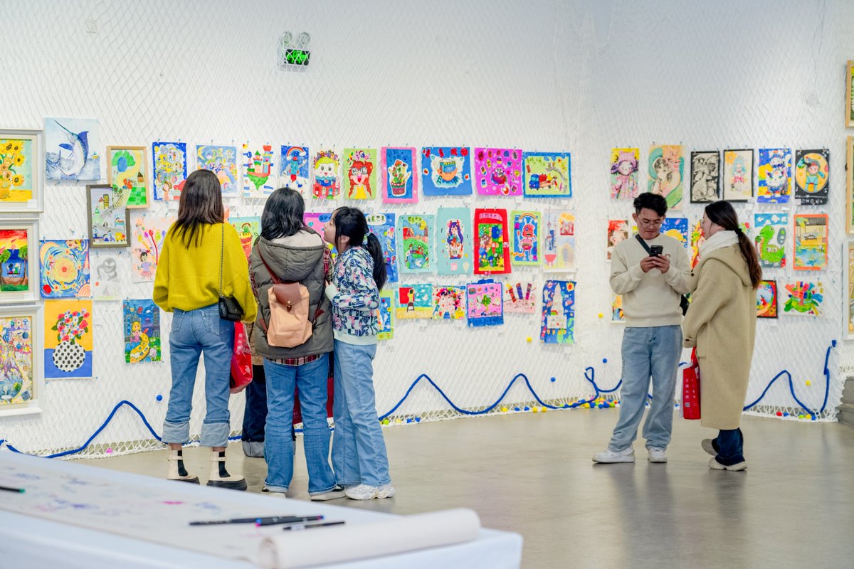 BangKieda's tweet photo. Immersive street art workshop today at downtown studio! Learn to blend vibrant colors and capture urban vibes—spots still open, grab your brush! https://t.co/0xWKGfqfeJ