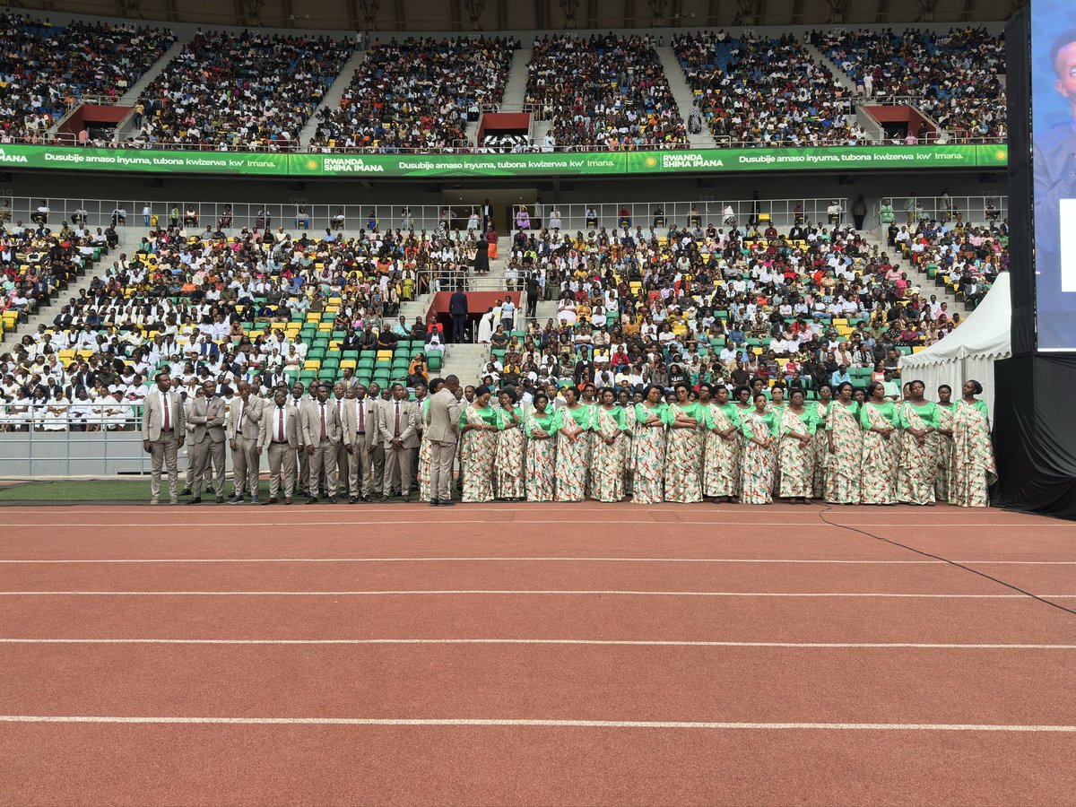 Hoziana_Choir's tweet photo. Wadukoreye ibikomeye natwe Turagushimye 🙌

#ShimaImana2026
#Hozianachoir https://t.co/T9Z0MY2EUG