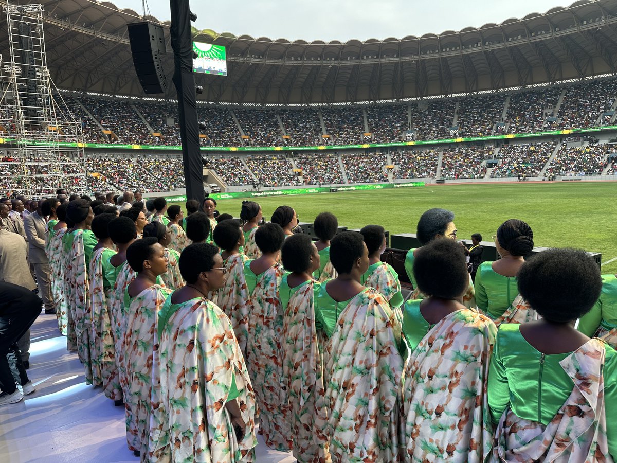 Hoziana_Choir's tweet photo. Wadukoreye ibikomeye natwe Turagushimye 🙌

#ShimaImana2026
#Hozianachoir https://t.co/T9Z0MY2EUG