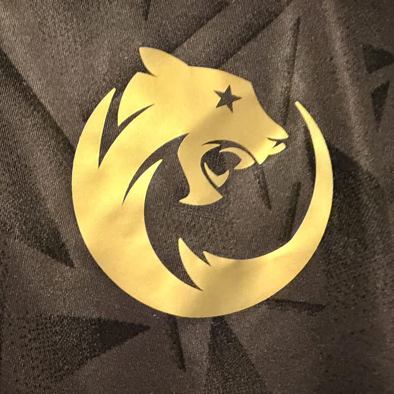 C_PumasAFC's tweet photo. As promised, our new kit launches today. Images below show our new Gold trim along with our new commemorative badge for working our way through grassroots football. 

We now play in the @spafaofficial 
HUGE THANKS to our club charity partner Catherine McEwan Foundation https://t.co/uujNzQg4gG