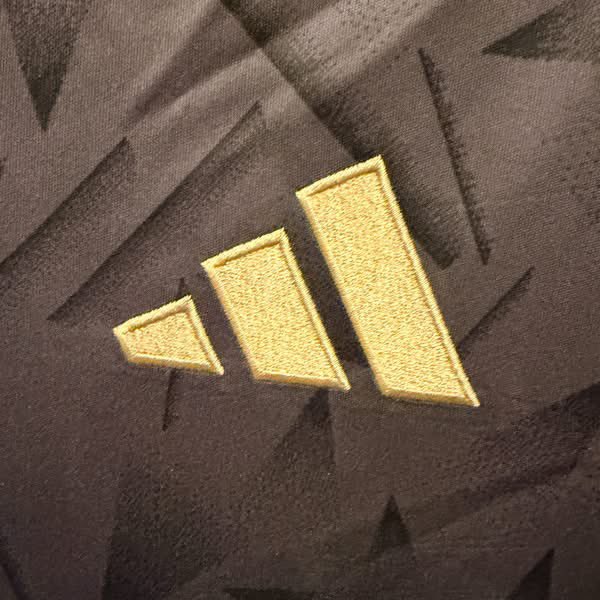 C_PumasAFC's tweet photo. As promised, our new kit launches today. Images below show our new Gold trim along with our new commemorative badge for working our way through grassroots football. 

We now play in the @spafaofficial 
HUGE THANKS to our club charity partner Catherine McEwan Foundation https://t.co/uujNzQg4gG