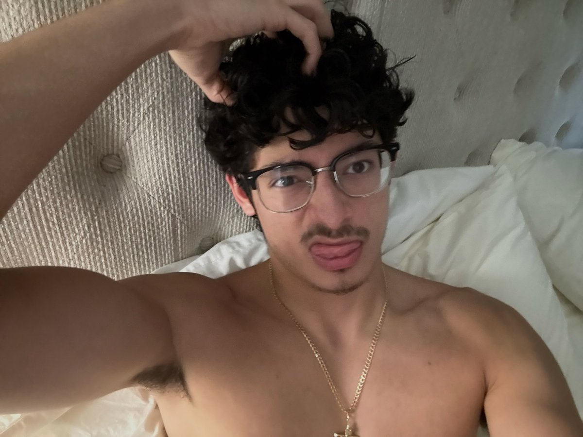 ivan5o5a's tweet photo. The close ups 🤳 https://t.co/292ImqJFN1