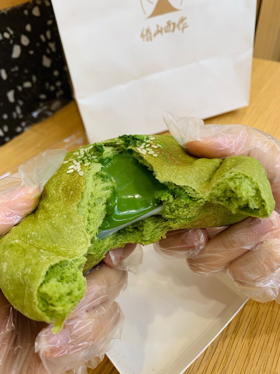 JohnBrady94314's tweet photo. Just grabbed a super crispy matcha latte-flavored rice cracker  Sharing this little snack joy with my friends—who’s getting a bite https://t.co/8FGMVRIkmP